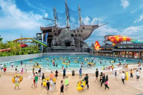 Nearby attraction, Jazmin Mayabay Residence Splashmania Gamuda Cove in Bandar Gamuda Cove