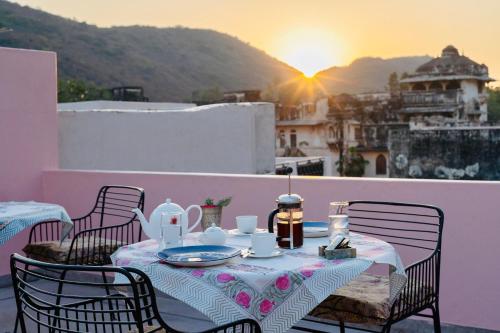 ระเบียง/ชานเรือน, Jorawar House in บันดิ