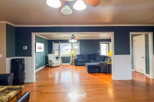 The Spacious Avocado in เบิร์คเบอร์เนทท์ (ทีเอ็กซ์)