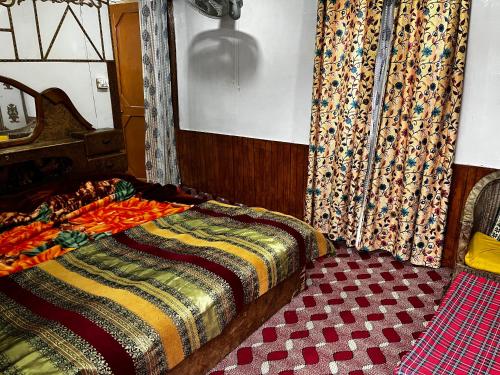 Hotel sea face – Srinagar, PA