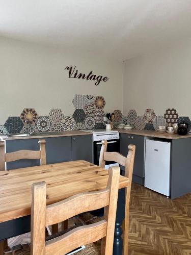 Gite Vigne - stay on a vineyard, overlooking the vines in บล็องแซ
