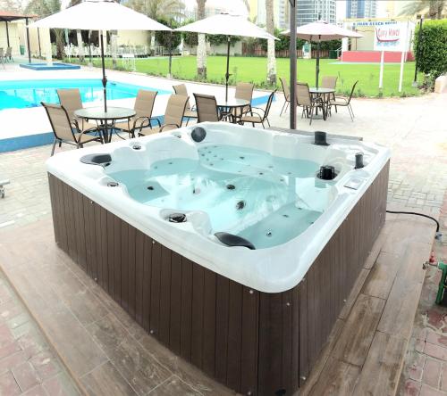 Instalaciones, Ajman Beach Hotel in Ajman