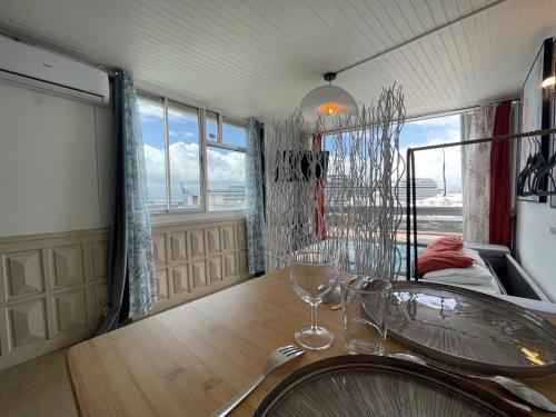 PENTHOUSE SEASIDE 10 MIN port, croisière et aéroport (PENTHOUSE SEASIDE 10 MIN port, croisiere et aeroport) in Baimbridge