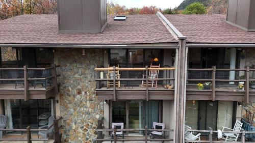 Spectacular View-dog Friendly- Pool-peaceful