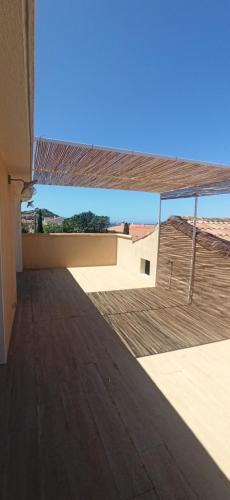 Penthouse 2 pièces avec terrasse vue mer à 150 m de la plage, Marseille (fotografie 2)