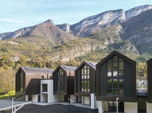 Luxury Suite with Private Spa, Jacuzzi, and Sauna