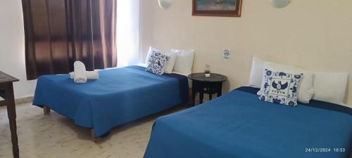 Twin Room with Private Bathroom image 6