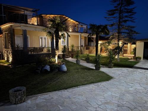 Inu # Wait 'N Sea, Jacuzzi, Luxury Stone House in Paralia Epanomis