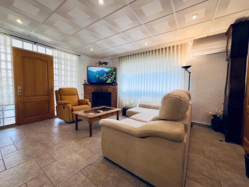 共用Lounge/電視區, Acogedor chalet con jardín perfecto para familias (Acogedor chalet con jardin perfecto para familias) in 彭尼斯科拉鎮中心