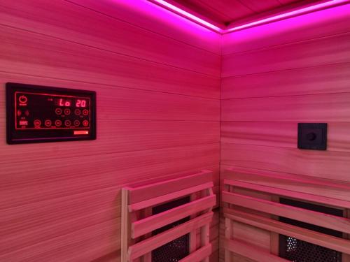 Wellnesshaus Dorfblick mit Outdoor-Jacuzzi und Infrarotkabine, NEU! in 德賴布呂克