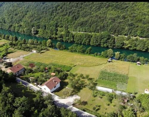 Apkārtne, Home-Vasva and Hazim in Orašac