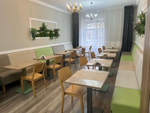 Restaurant, Carnival City Hotel Oradea in Oradea