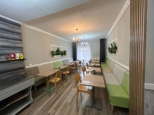 Dotări, Carnival City Hotel Oradea in Oradea