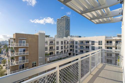 Luxury 2BR with City Views on Biscayne Blvd