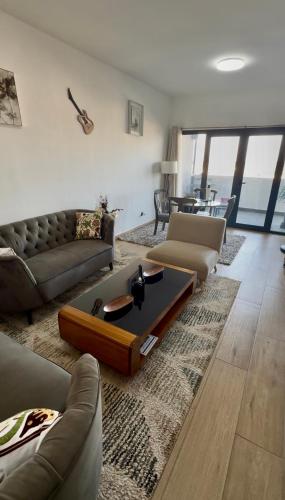 Luxurious Apt with Rooftop Pool in Grand-Yoff