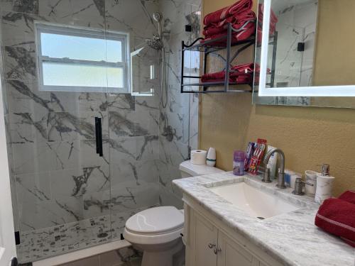 Cozy holiday Home near all things Tampa Bay! in Thonotosassa