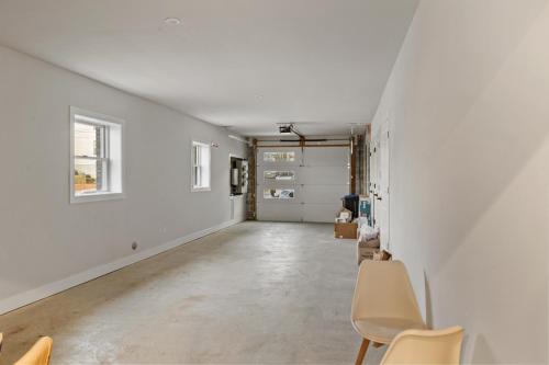 2br 3ba 2King bd 2 Car Parking Bonus area with Queen Bed