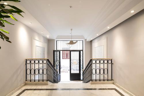 Apartamentos Blume Conde Aranda - image 7