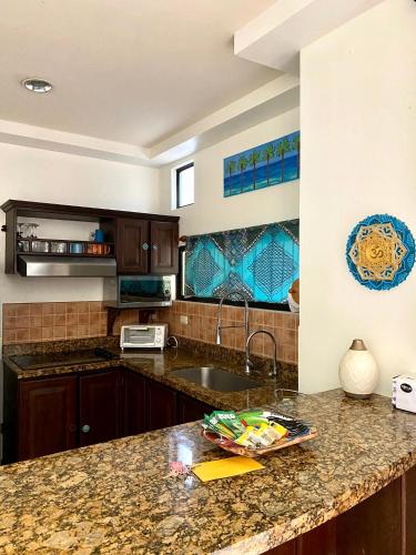 Jaco Hideaway Oasis in เกรบราดา เซกา