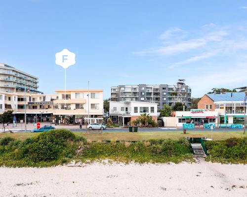 Apartment with Sea View image 3