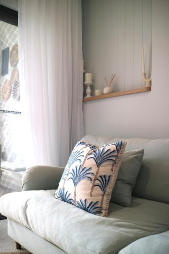 Newly Renovated, walk to beach, jump in pool - Gold Coast