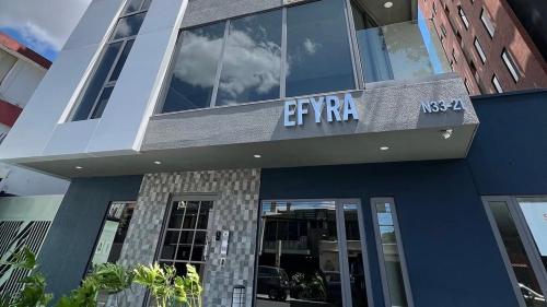Modern studio overlooking the park, Quito