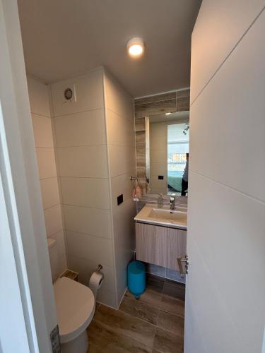 Arrecife con vista al mar