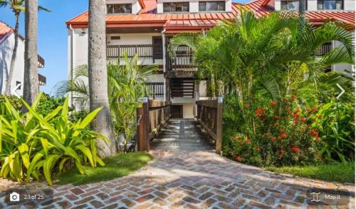 Sapphire Beachfront Condo in 雷德胡克