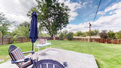 Charming four bedroom home with large yard and plenty of room for family in Centennial (Colorado)