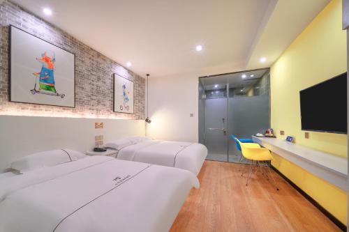 room detail thumbnail 1