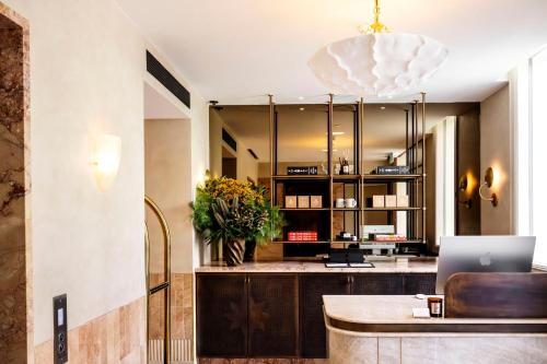 Predvorje, The Grand National Hotel by Saint Peter in Paddington