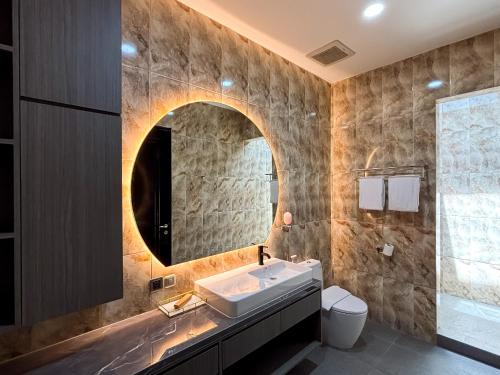 room detail thumbnail 2