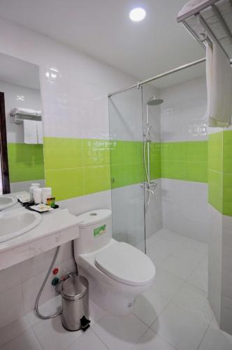 room detail thumbnail 2