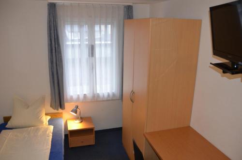 Hirschen Backpacker-Hotel & Pub - image 3