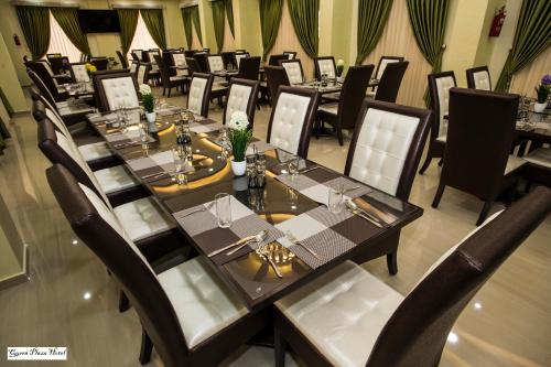 Restaurant, Queen Plaza Hotel in Hebron