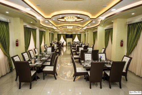 Restaurant, Queen Plaza Hotel in Hebron