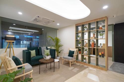 Lobby, Olive Hotel Mahadevapura by Embassy Group in Marathahalli