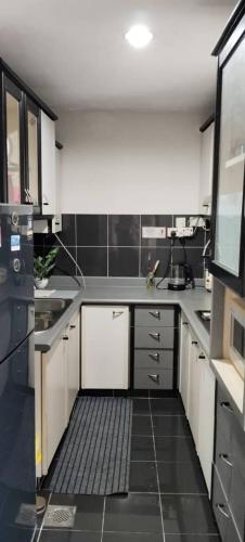 Riverbank Suites - River View Level 11, Sleeps 7 Riverbank Suites - River View Level 11, Sleeps 7