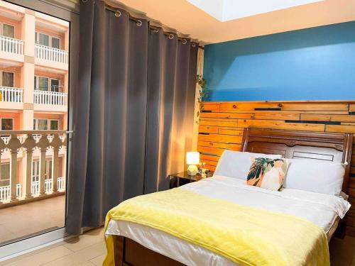 Elegant Condo Beside Venice Grand Canal #vlra23j, Manila