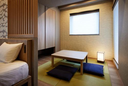 Superior Family Room image 6