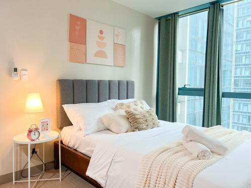 Bgc Condo Near Uptown Mall, Grand Hyatt #ournw25b, Manila