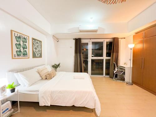 Modern BGC Stay at Venice Residences #vlrtc29h, Manila