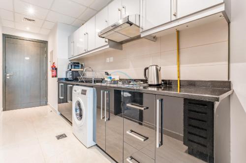 City View Studio Minutes to Burj Khalifa, Elite Business Bay Residence by Deluxe Holiday Homes, Dubaï (photo 9)