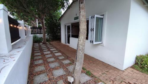 Viesnīcas āriene, Cheerful and Spacious 4 Bedroom Holiday Home in Boesmansriviermond in Boesmansriviermond