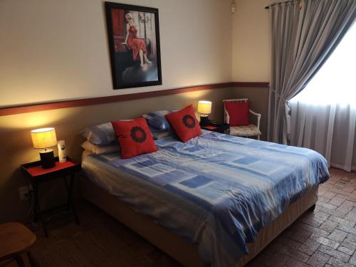 Cheerful and Spacious 4 Bedroom Holiday Home in Boesmansriviermond in Boesmansriviermond