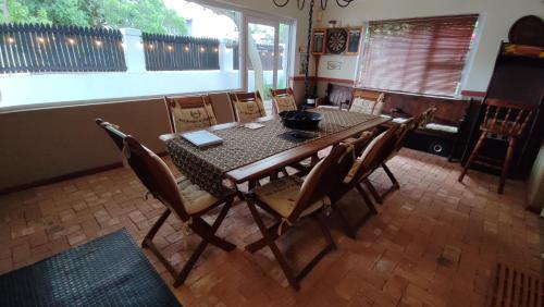 Iekārtas, Cheerful and Spacious 4 Bedroom Holiday Home in Boesmansriviermond in Boesmansriviermond