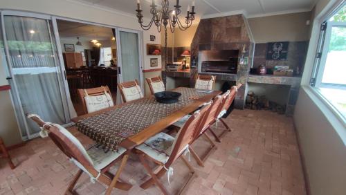 Iekārtas, Cheerful and Spacious 4 Bedroom Holiday Home in Boesmansriviermond in Boesmansriviermond