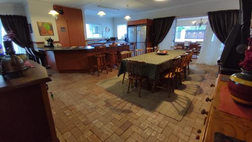 Iekārtas, Cheerful and Spacious 4 Bedroom Holiday Home in Boesmansriviermond in Boesmansriviermond