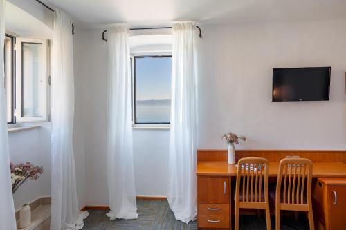 ทัศนียภาพ, โรงแรมคาสติล (Hotel Kastil) in บราค ไอส์แลนด์