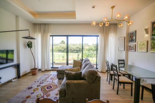 Riverbank One Bedrooms Apartment, Swimming pool, gym, workspace, DB Space Living